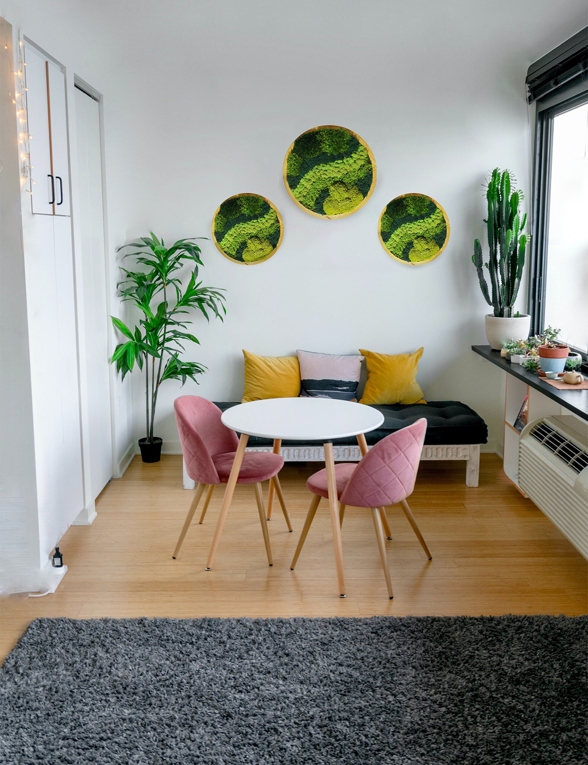 Green Mountain Circle Moss Art